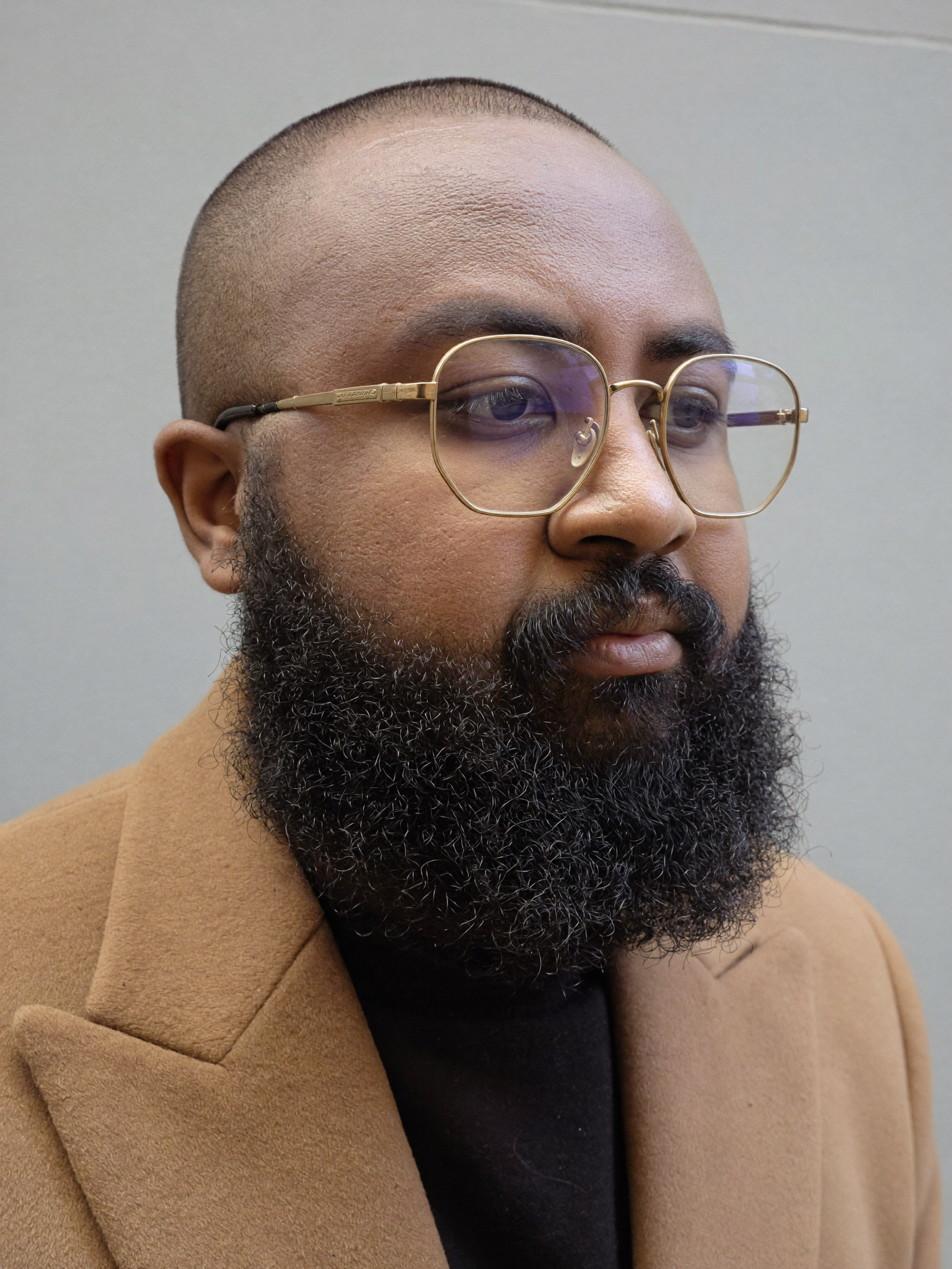 HGM Moe Ji One — editorial camel overcoat