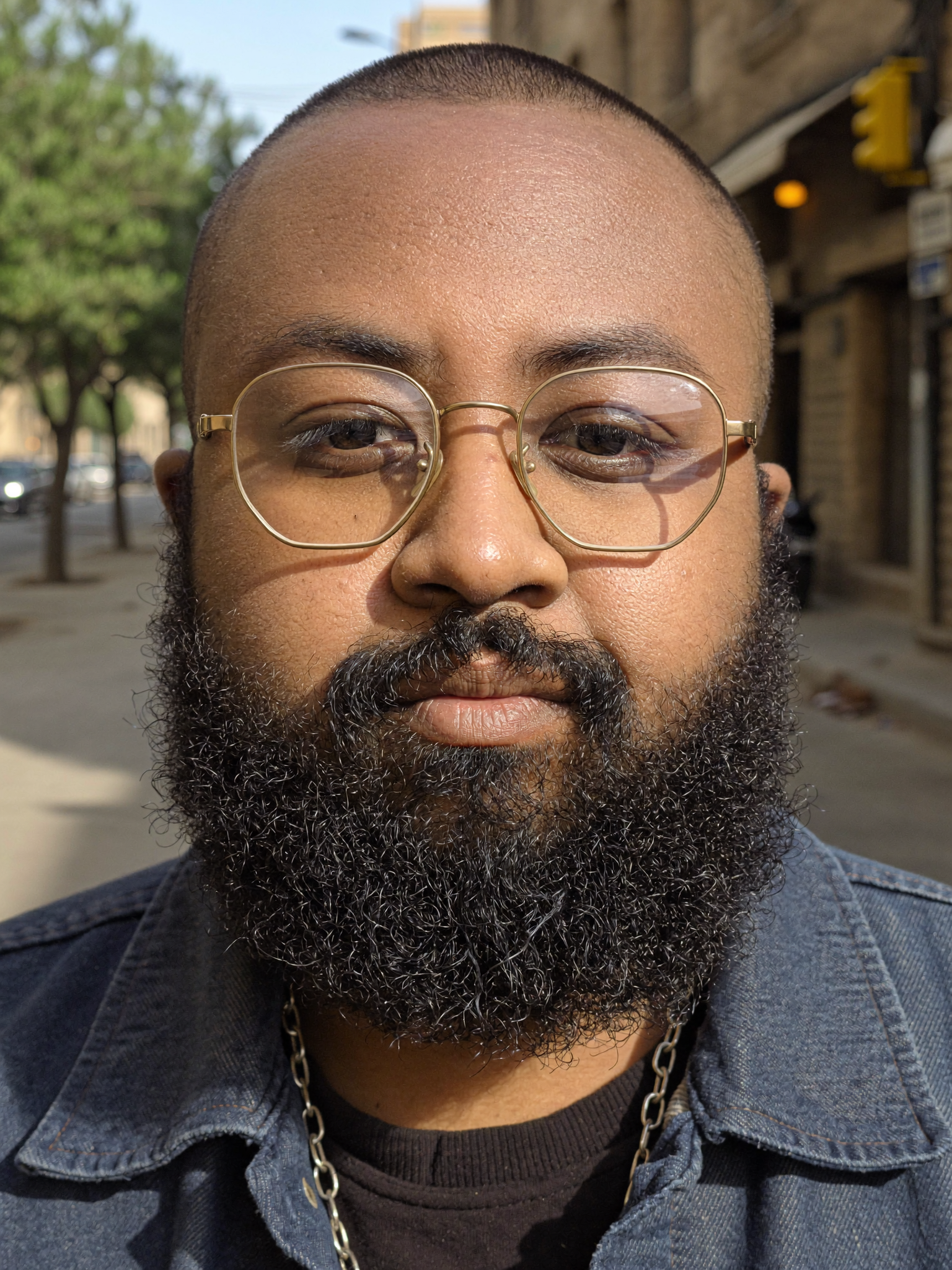 HGM Moe Ji One — Riyadh street portrait