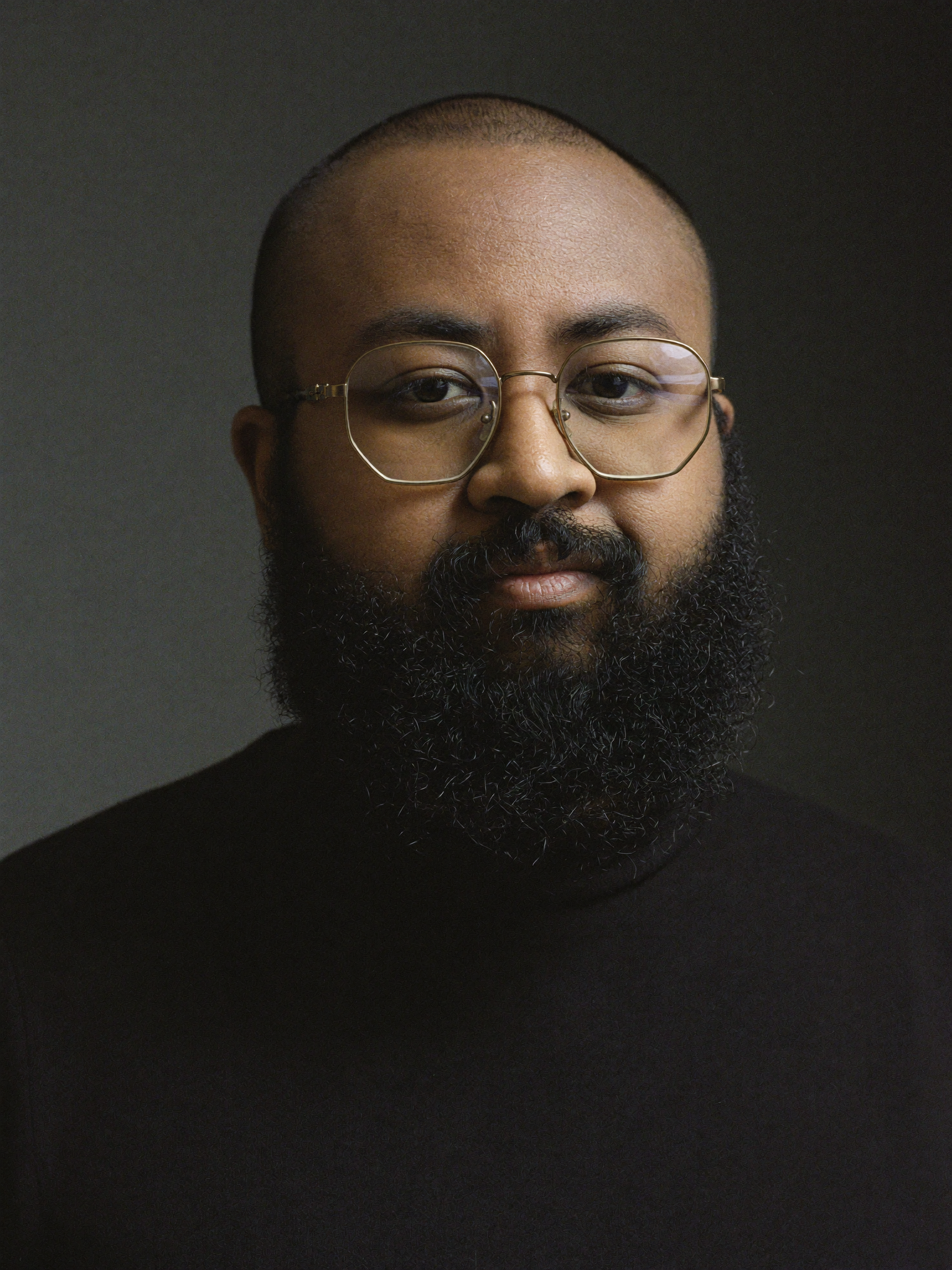HGM Moe Ji One — studio portrait