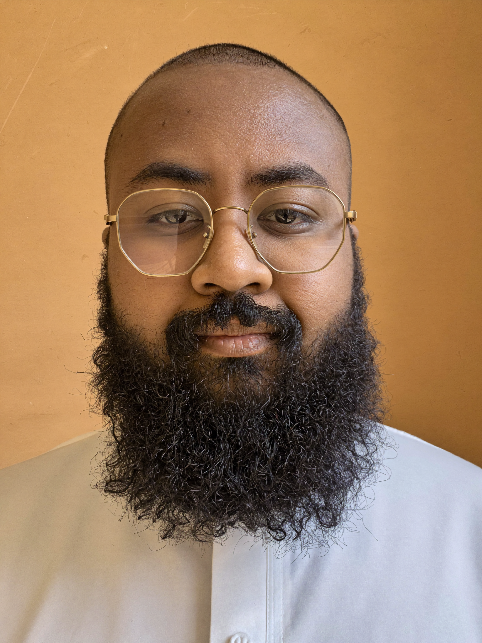 HGM Moe Ji One — thobe portrait